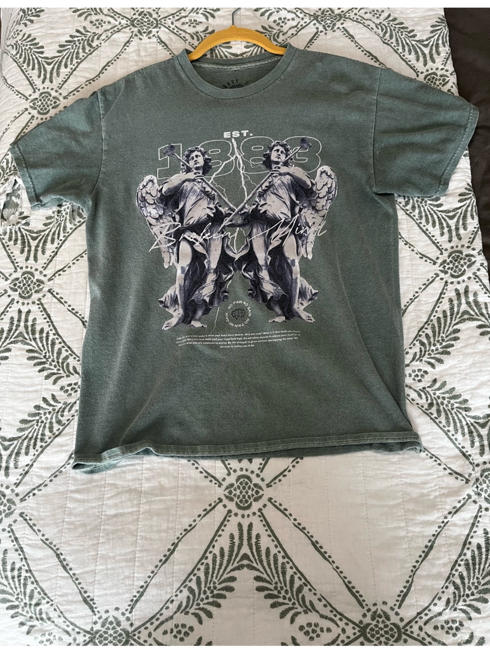 Men's Graphic Short-Sleeve Shirt in Olive Green
